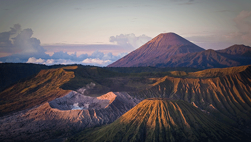 Jangan Ngaku Pendaki Kalau Lo Belum Pernah Menaklukkan Puncak di Indonesia Ini - Gatsby