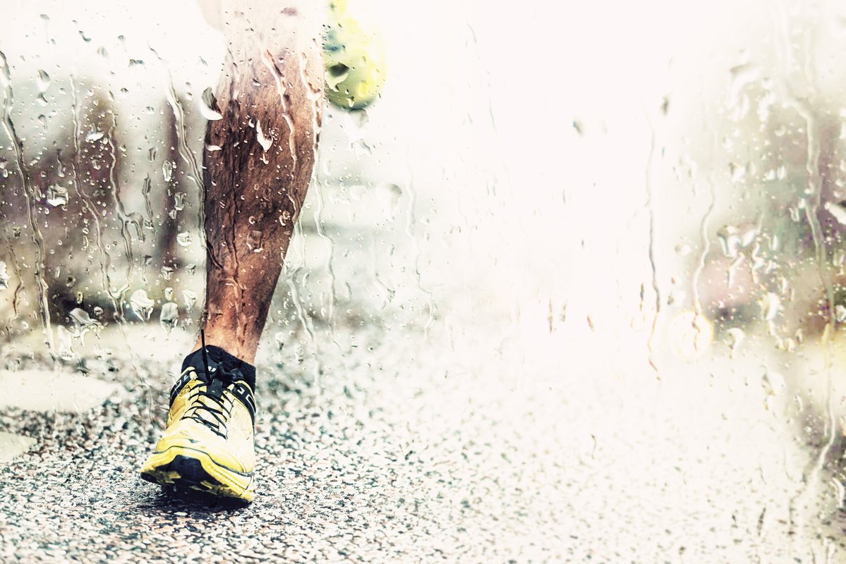 Tips Aman Menjalani Olahraga Lari Ketika Hujan Mengguyur - Gatsby